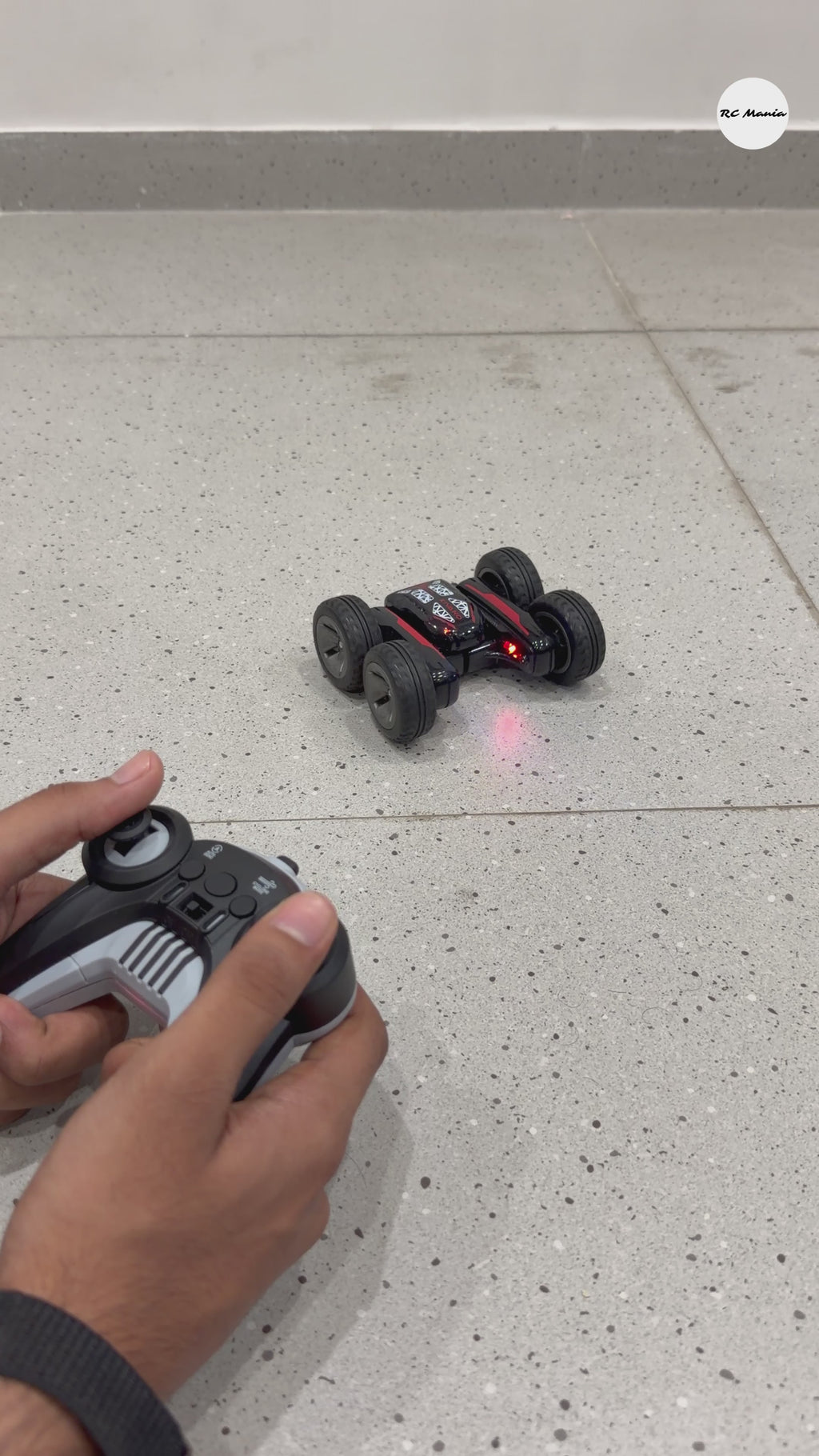 RCMania 4x4 Remote Control Stunt Car – 360° Dual-Sided RC Monster Truck, High-Speed 4WD Off-Road Vehicle with Type-C Charging & Flip Action